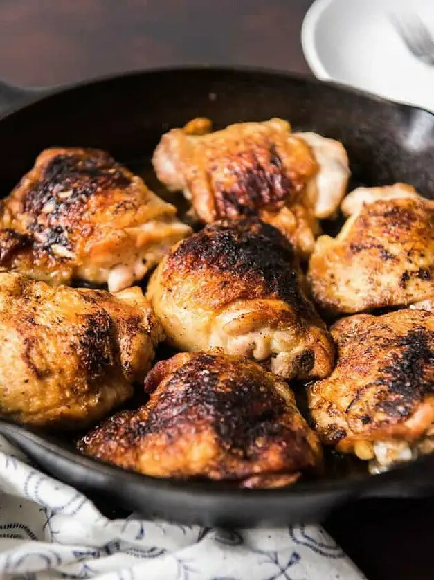 Crispy Cast Iron Skillet Chicken Thighs