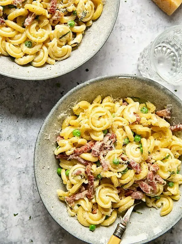 Creamy Pasta with Pancetta and Peas