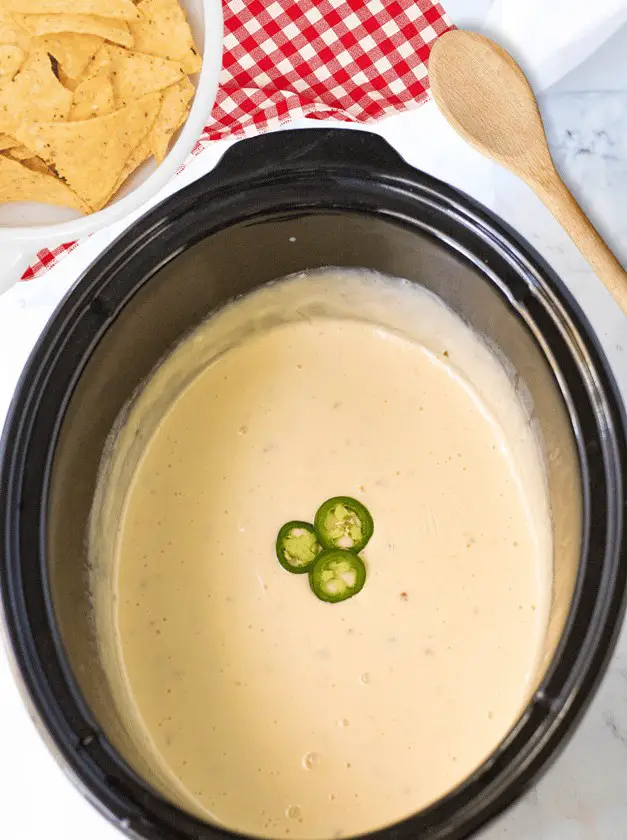 Crockpot White Queso Dip