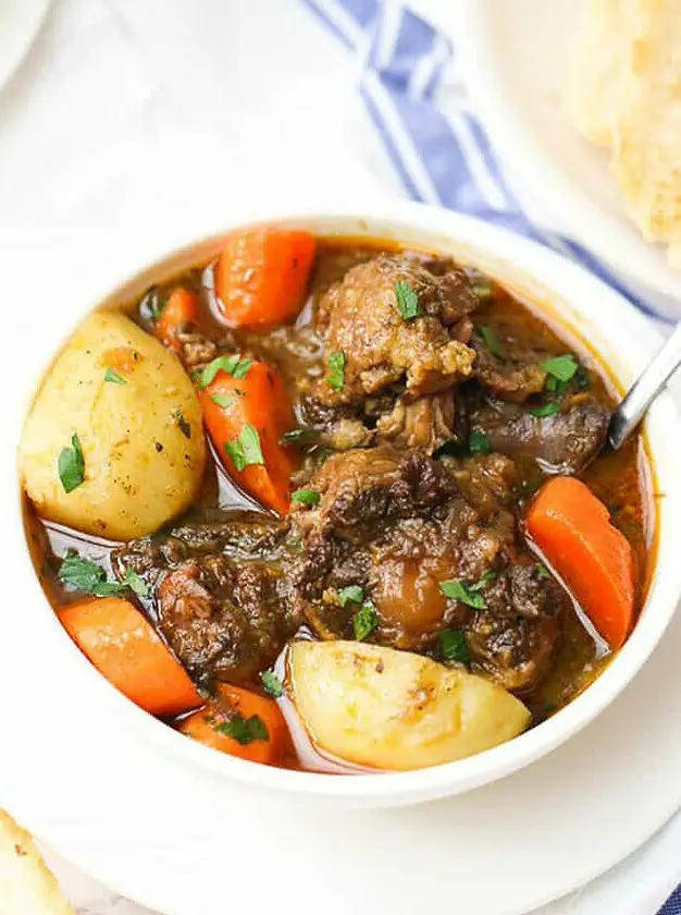 Instant Pot Oxtail Soup