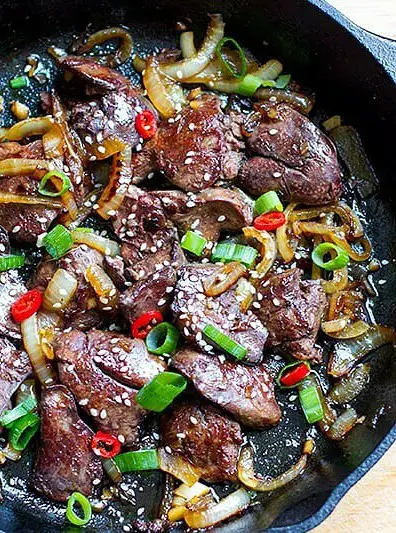 Asian-Style Chicken Livers & Onions