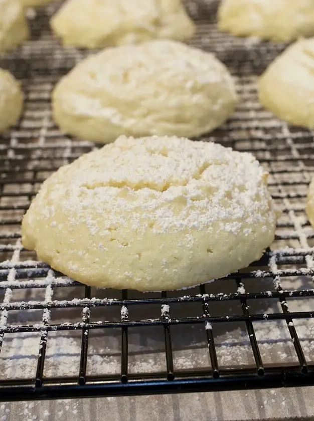 Butter Cream Cheese Almond Cookies