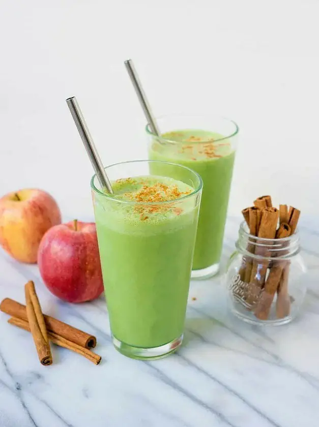 Apple Pie Spinach Smoothie