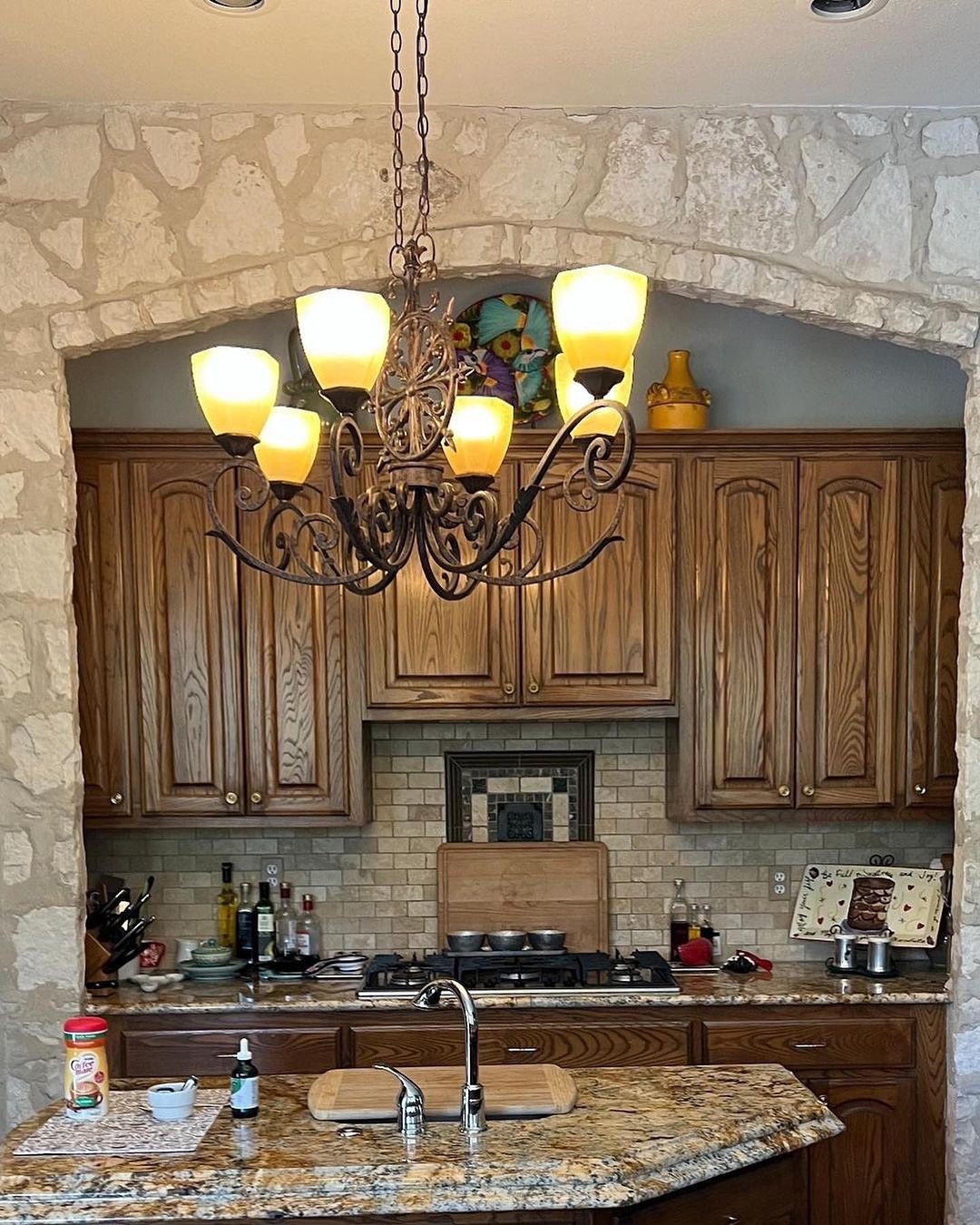 BEFORE: OUTDATED KITCHEN WITH GRANITE