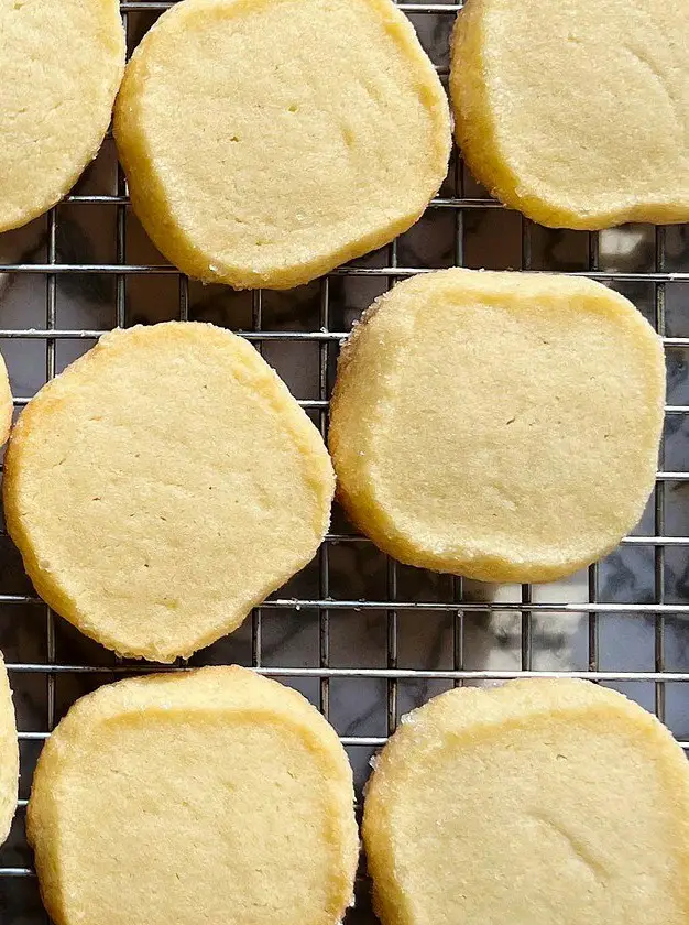 Buttery Vanilla Shortbread Cookies