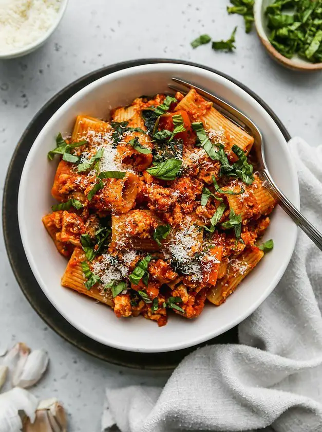 Easy Tofu Tomato Pasta with Vegetables