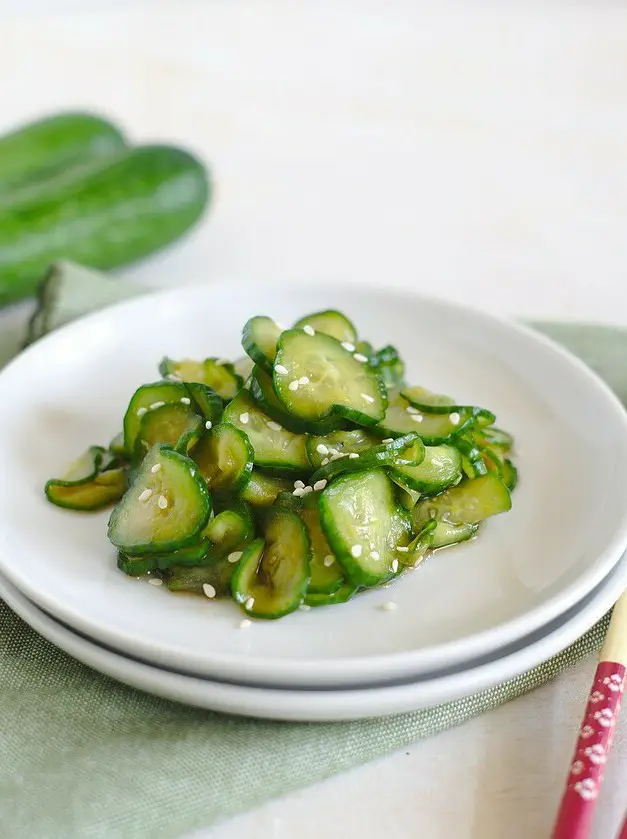 Japanese Cucumber Salad (Sunomono)