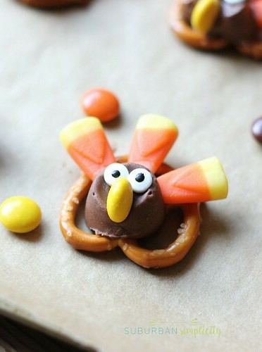 Candy Pretzel Turkey Bites