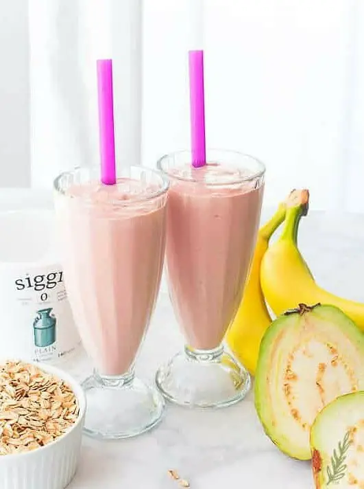 Guava-Banana Oatmeal Breakfast Smoothie