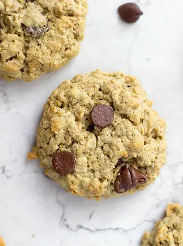 Oatmeal Chocolate Chip Protein Cookies