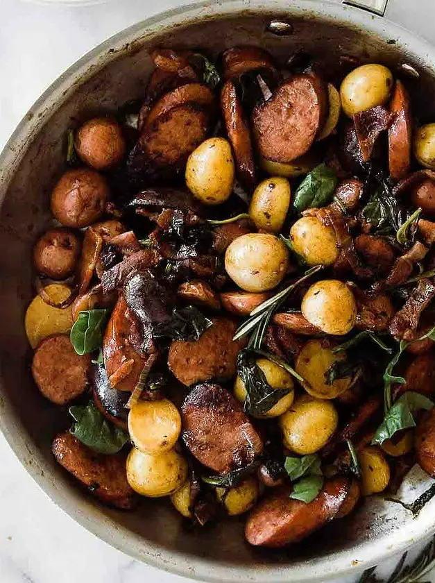 Easy Potatoes and Kielbasa Skillet