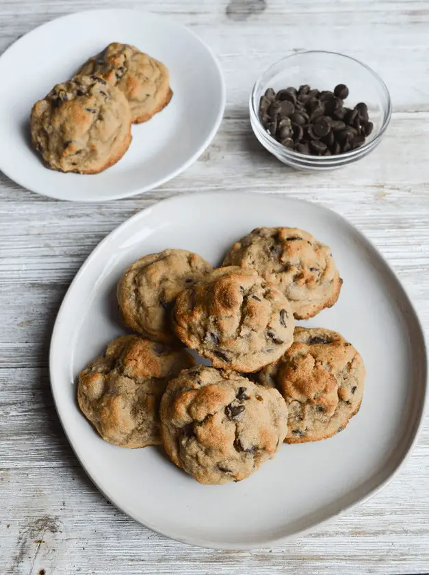 Easy Keto Chocolate Chip Cookies