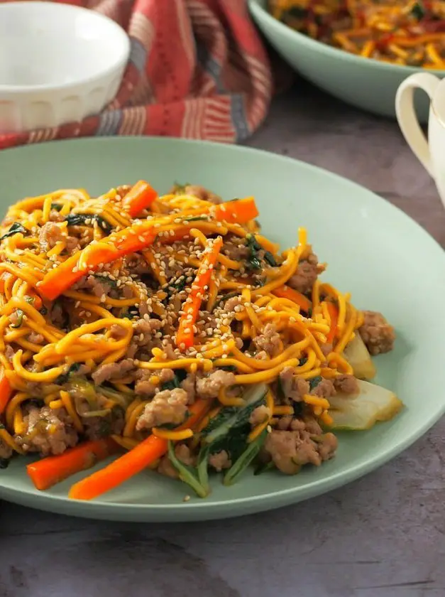 Garlic Pork Chow Mein