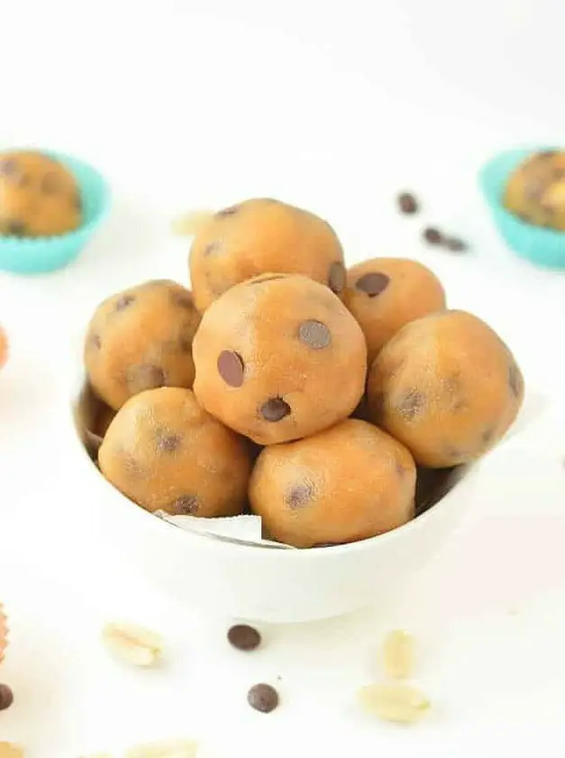 Peanut Butter Chocolate Chip Fat Bombs