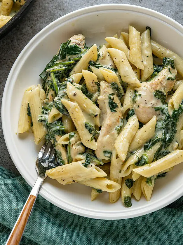 Creamy Garlic Chicken with Spinach Penne Pasta