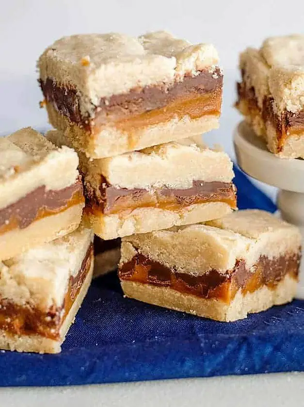 Chocolate Caramel Shortbread Bars