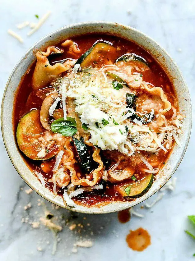 Vegetarian Crockpot Lasagna Soup