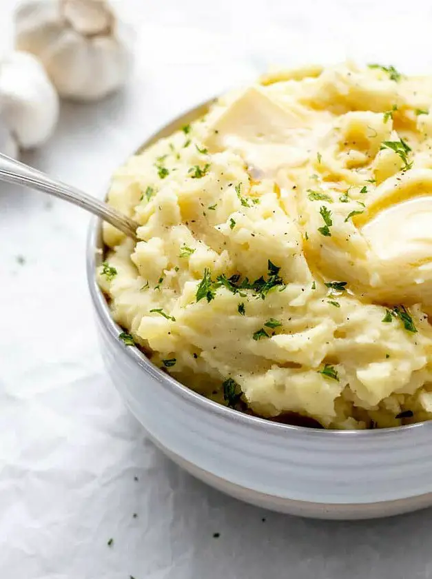 Healthy Mashed Potatoes with Greek Yogurt