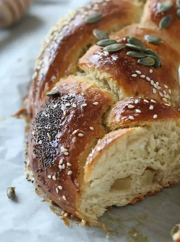 Apple Cinnamon Rosh Hashanah Challah