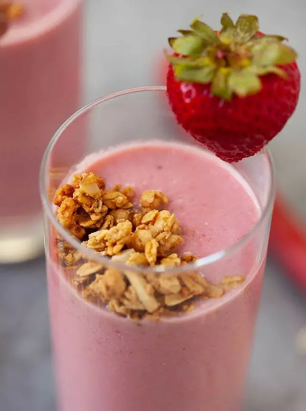 Strawberry Rhubarb Pie Smoothie