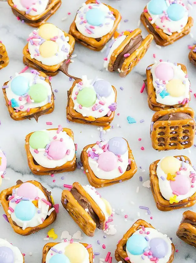 Spring Rolo Pretzel Bites