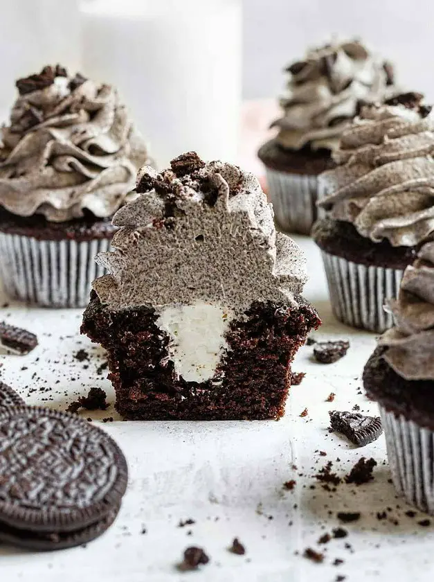 Chocolate Oreo Cupcakes