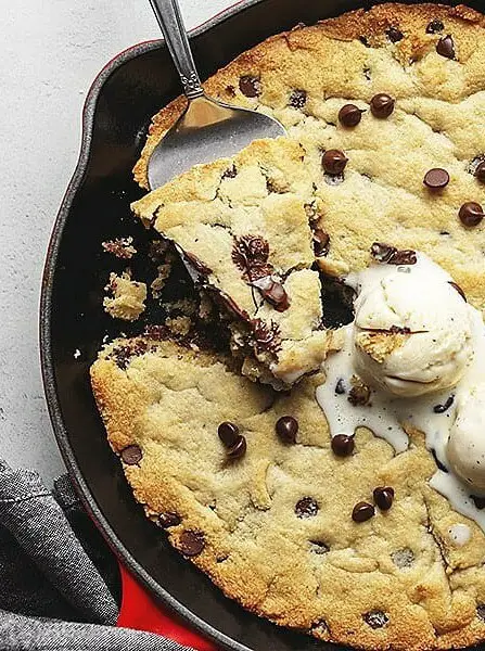 Keto Chocolate Chip Skillet Cookie