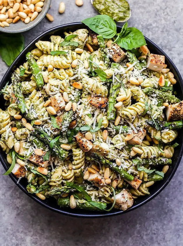 Grilled Chicken and Asparagus Pesto Pasta