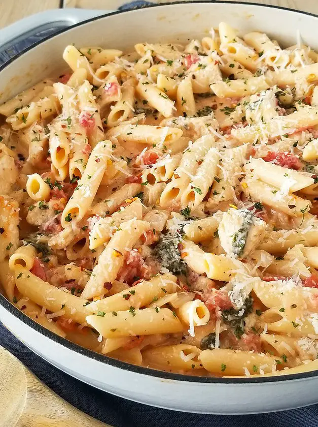 One Pot Creamy Chicken Pasta