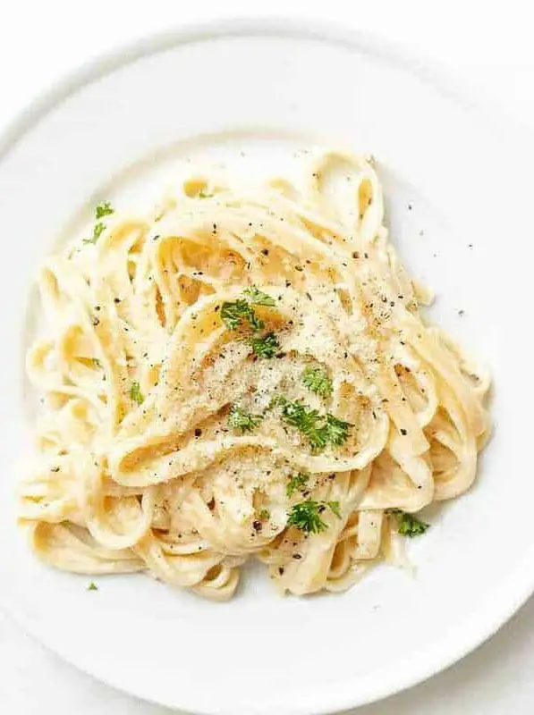 Fettuccine Alfredo