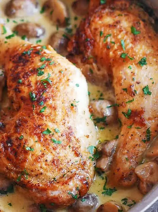 Easy Chicken Legs with Creamy Mushroom Sauce