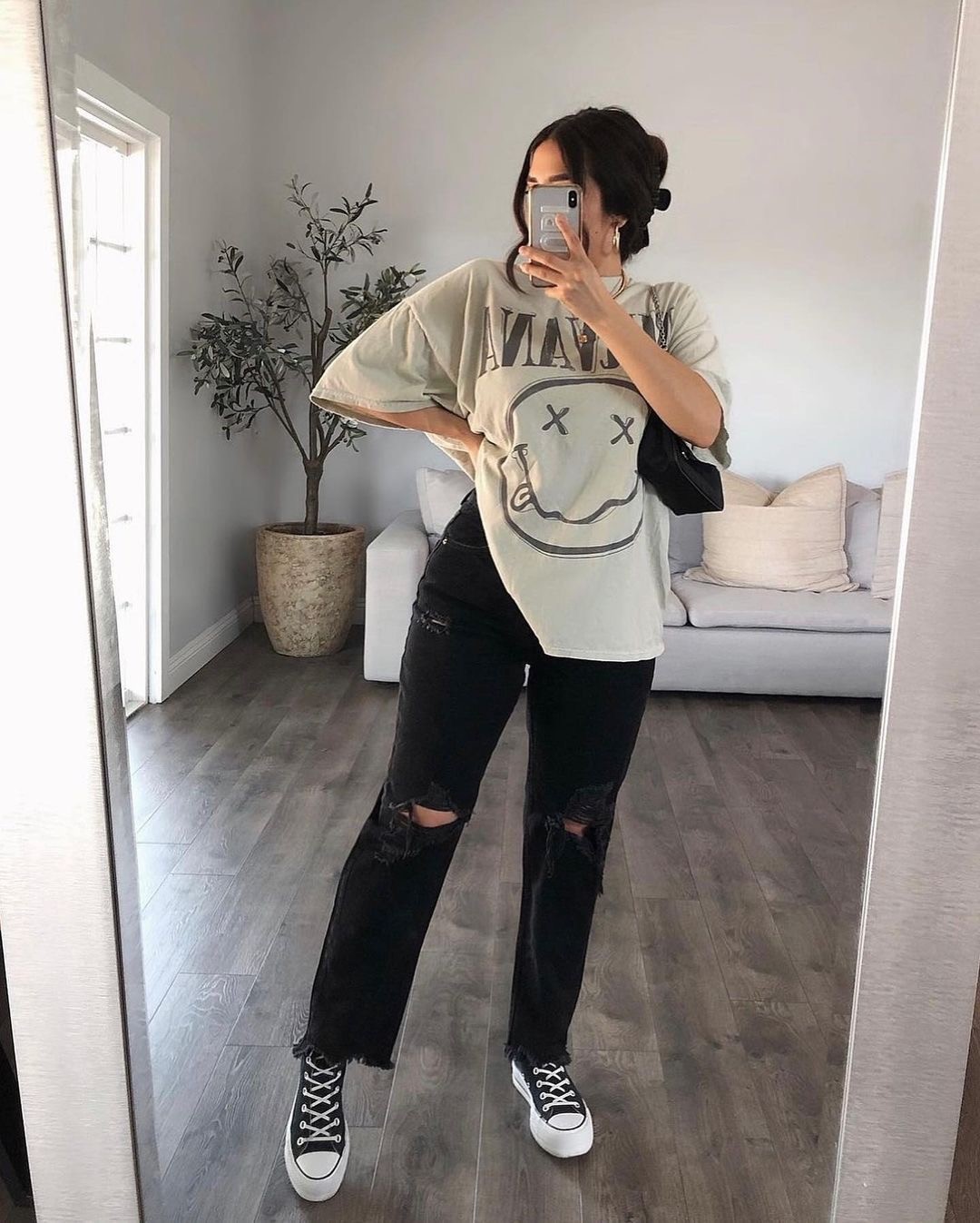 OVERSIZED GRAPHIC TEE + BLACK DISTRESSED JEANS