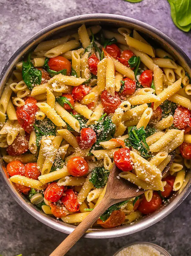 Easy Tomato and Spinach Pasta