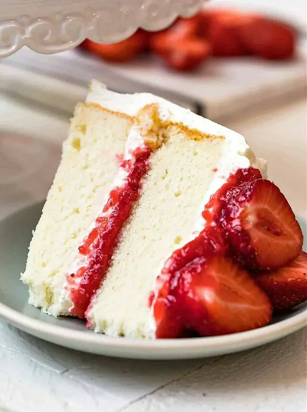 Vanilla Cake with Strawberry Filling