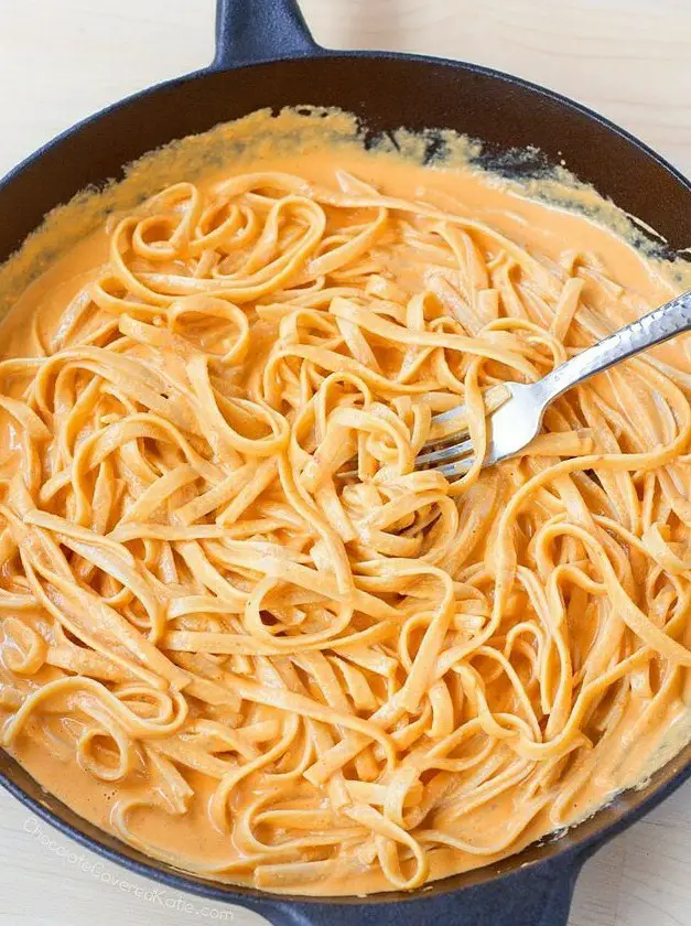 Creamy Red Pepper Alfredo Pasta