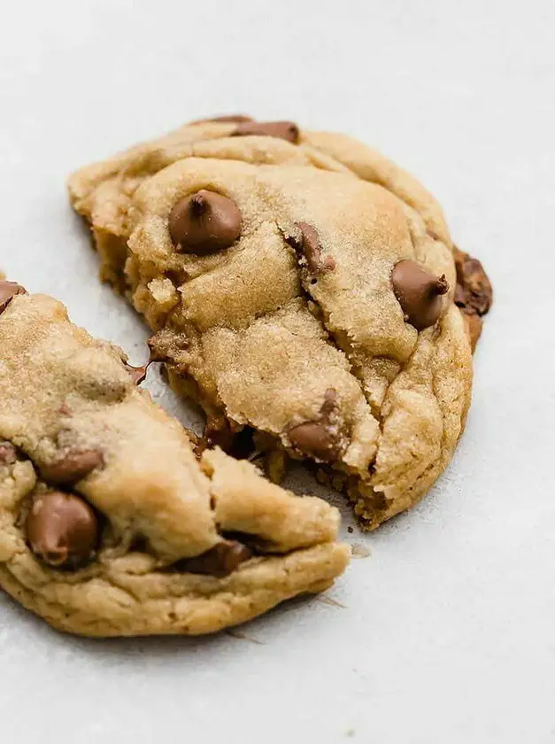 Crumbl Chocolate Chip Cookie