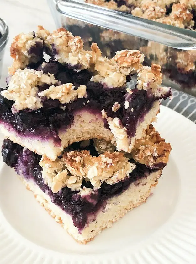 Blueberry and Oat Crumble Bars