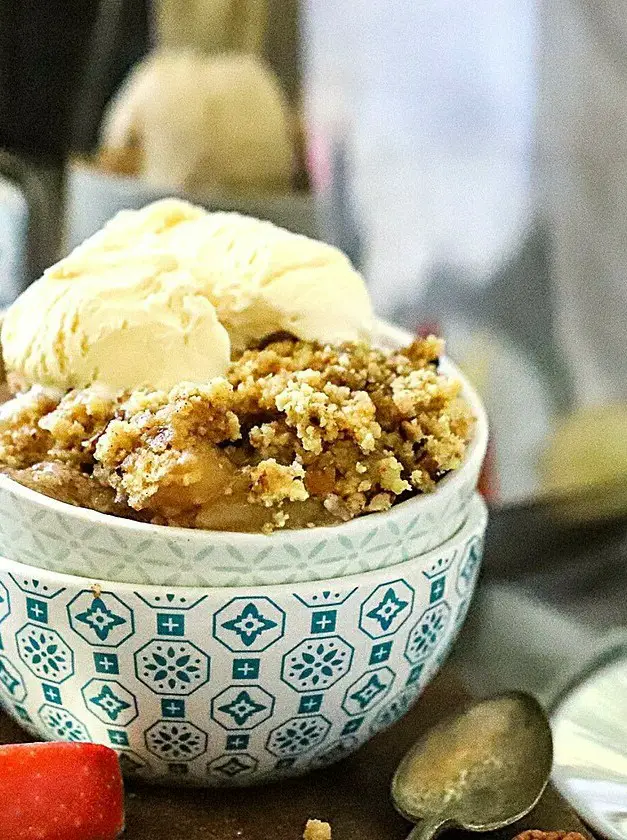 Crock Pot Apple Dump Cake