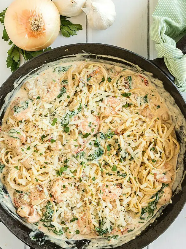 Easy Creamy Seafood Pasta