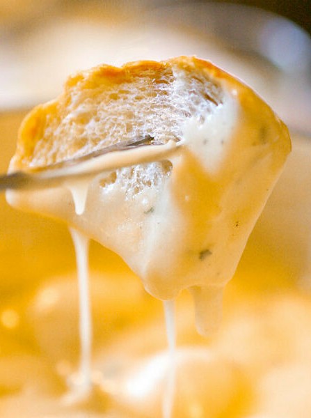 Melting Pot Copycat Beer Cheese Fondue