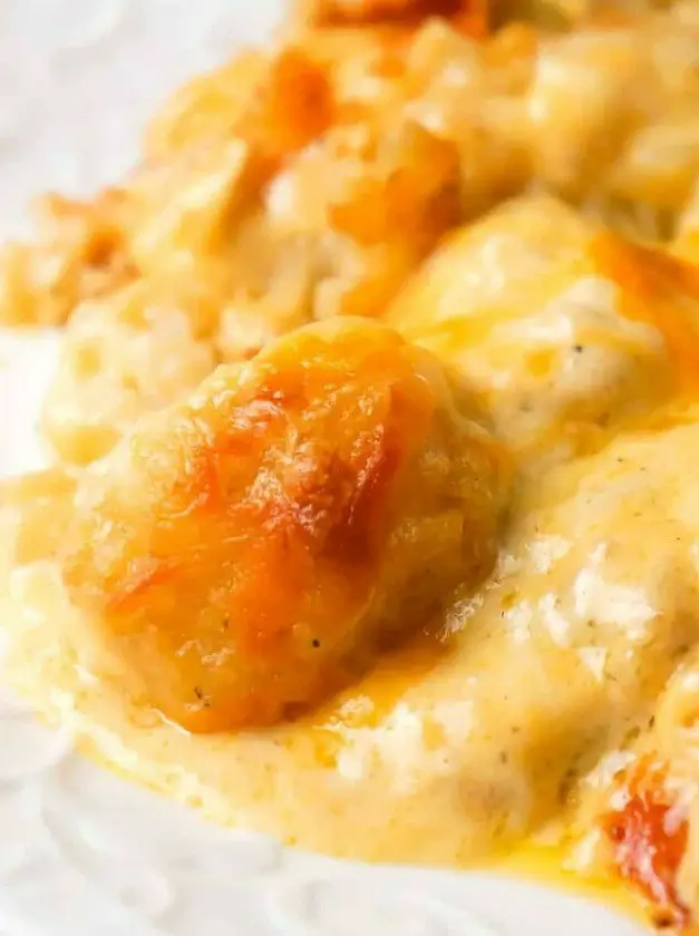 Cheesy Garlic Tater Tot Casserole