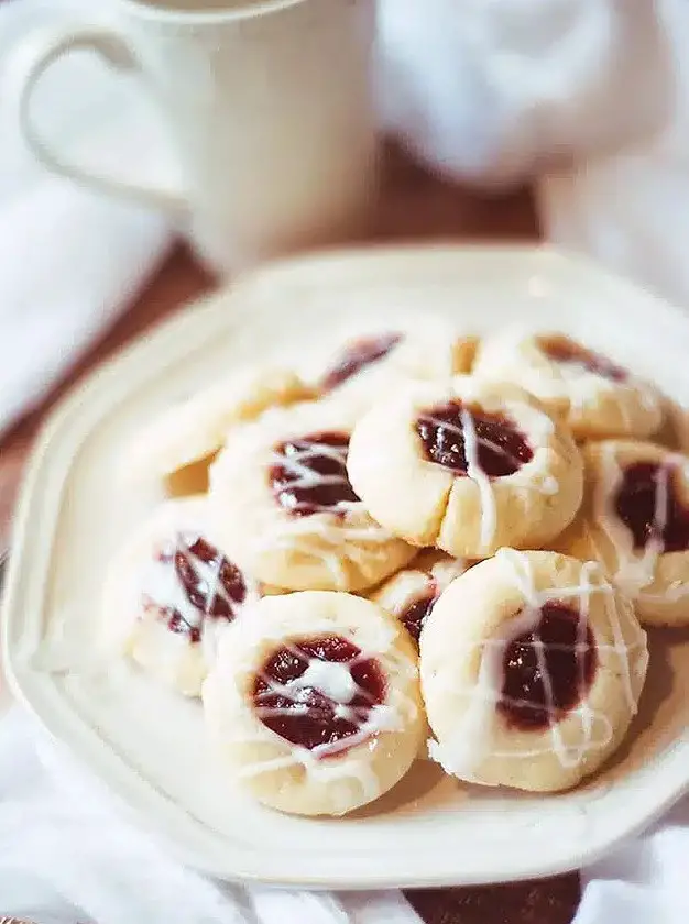 Raspberry Almond Shortbread Cookies