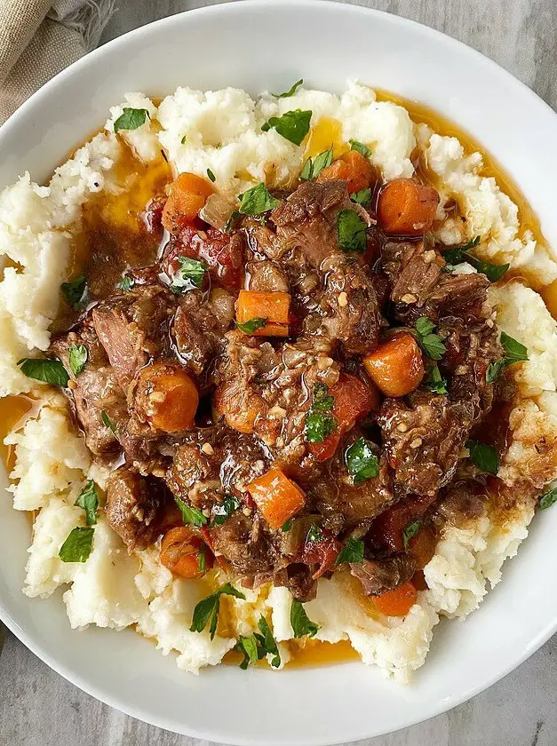 Slow Cooker Oxtails