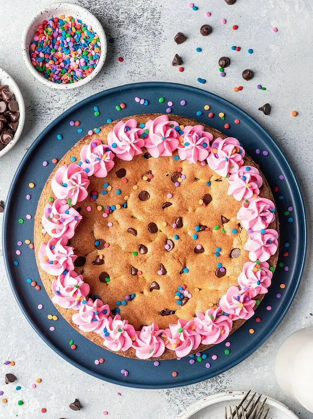 Easy Chocolate Chip Cookie Cake