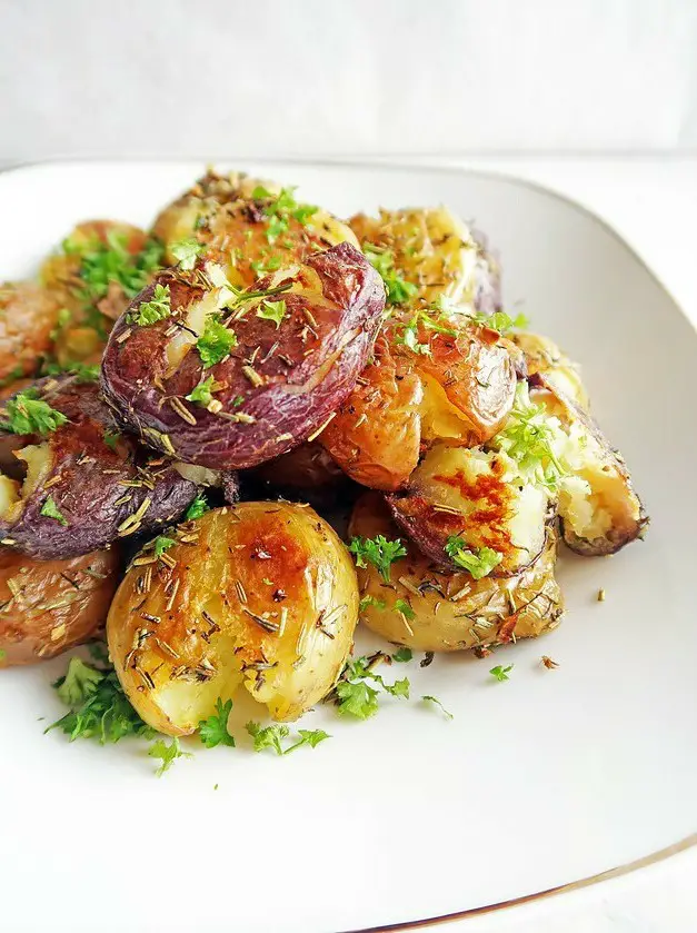 Crispy Garlic Smashed Baby Potatoes