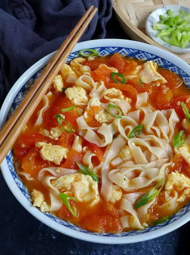 Tomato and Egg Noodle Soup