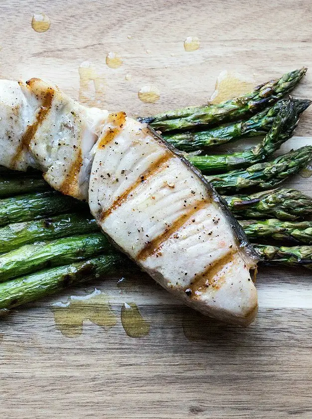 Grilled Opah and Asparagus with Lemon Sauce