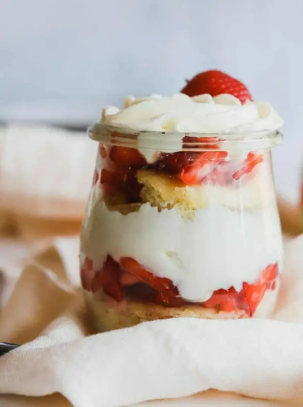 Easy Strawberry Shortcake Trifle