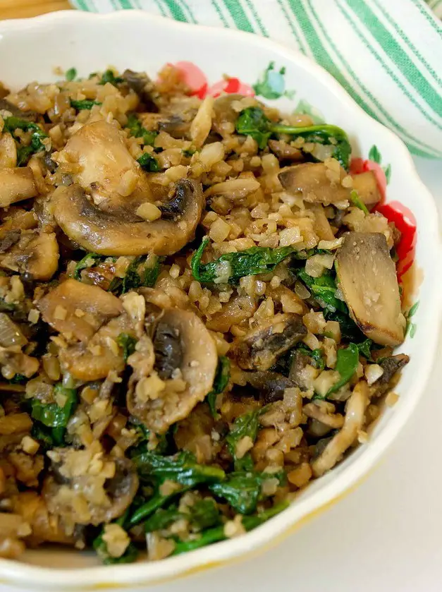 Low Carb Mushroom & Spinach Cauliflower Rice