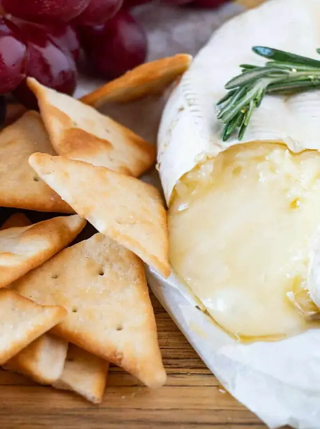 Easy Baked Brie with Honey